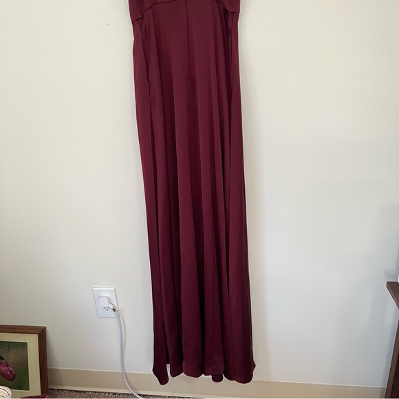 NWT David’s Bridal Wine Red Crepe-back Satin Spaghetti Strap Bridesmaid Dress - Picture 5 of 9